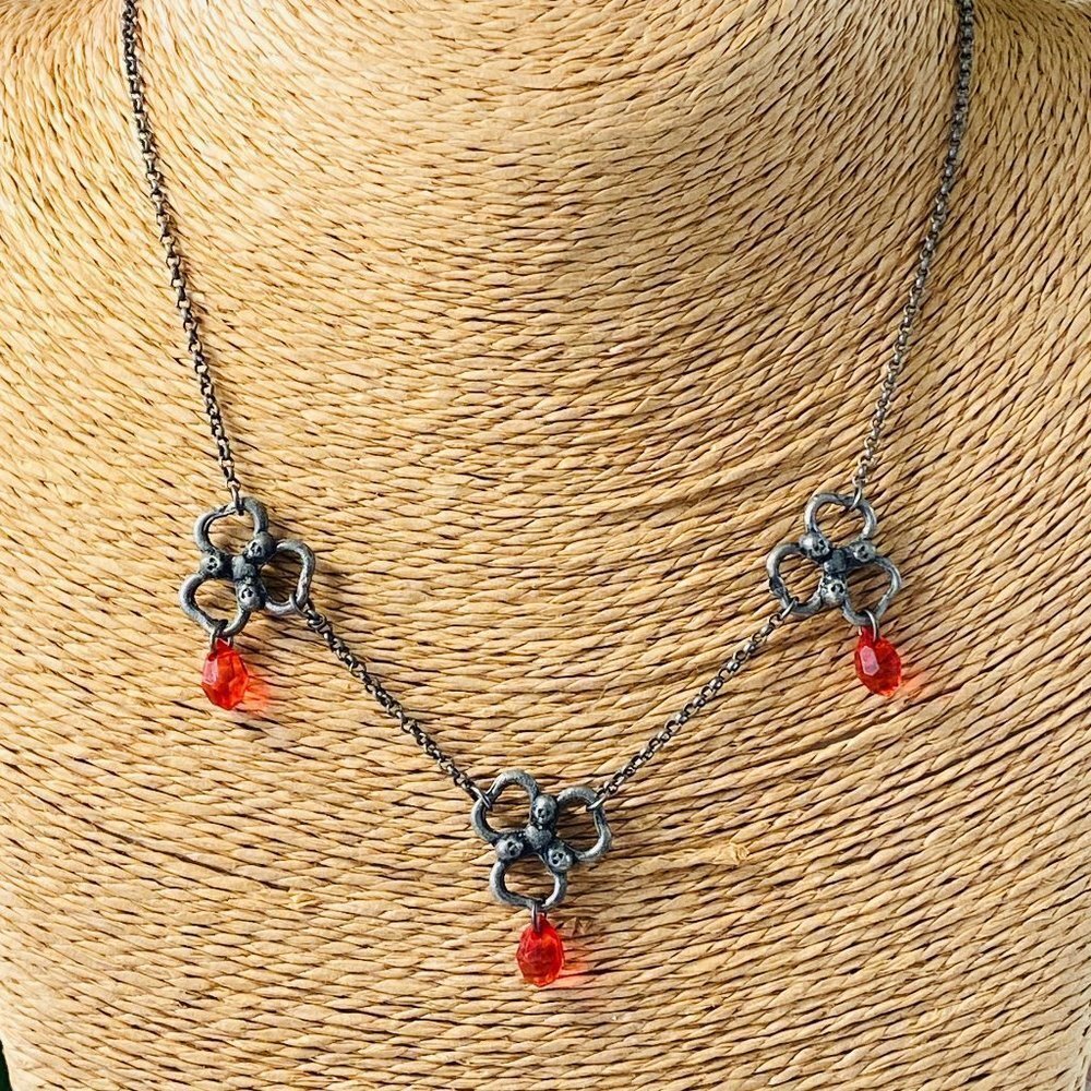 𝅺😃 $5 ADD-ON 😃 Clover and Tiny Skulls Necklace ⎜ Gently Used